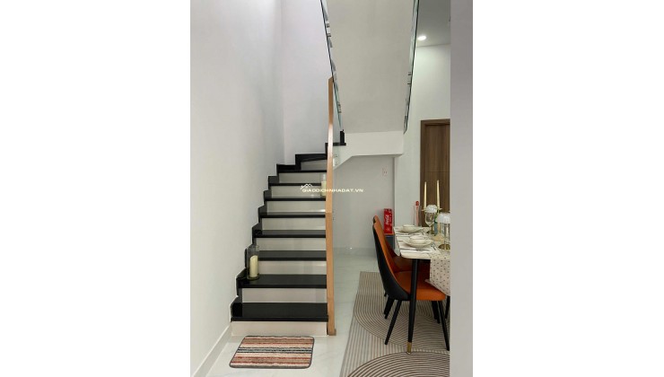 Bán nhà sát căn mặt tiền đường Tỉnh Lộ 10, DT 63m2, xây mới 1 trệt, 1 lầu